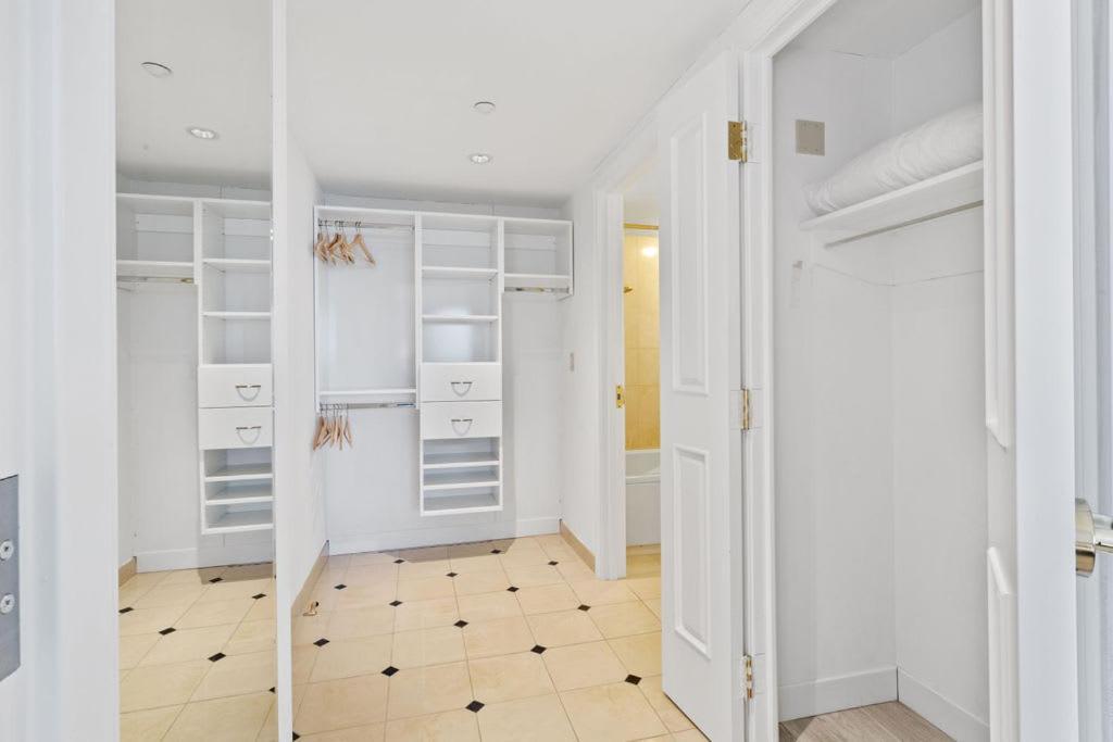 Boardwalk 2br 3ba Cozysuites At Showboat Apartment